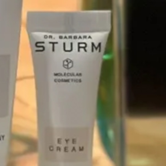 Dr. Barbara Sturm Molecular Cosmetics Discovery Kit - Picture 3 of 9
